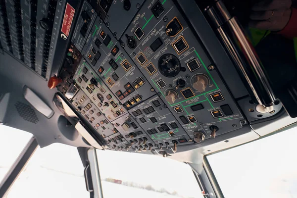 Πίνακας Ελέγχου Κοντινή Εστιασμένη Άποψη Του Πιλοτηρίου Του Αεροπλάνου — Φωτογραφία Αρχείου