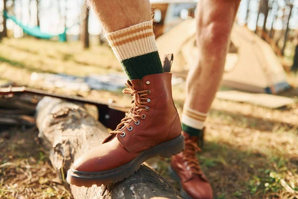 Close View Legs Man Traveling Alone Forest Daytime Summer — Stock Photo, Image