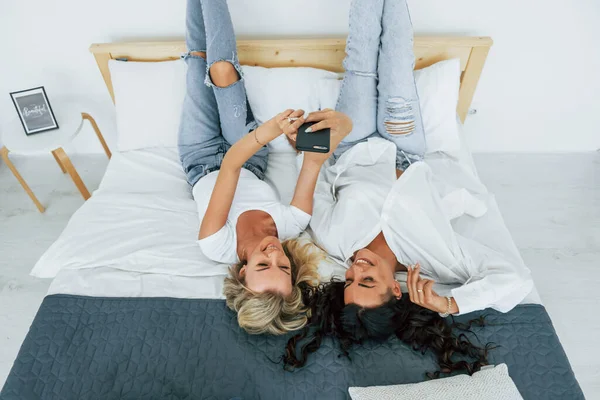 Upside View Laying Bed Two Women Together Home — Stock Photo, Image