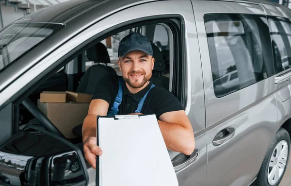 Vehicle Delivery Man Uniform Indoors Car Order — Stock Photo, Image