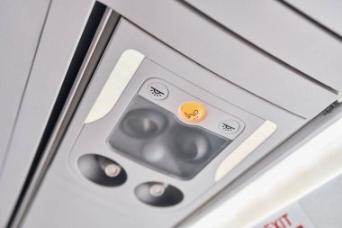 Modern uçağın içi. Kaliteli malzeme. Kimse yok..