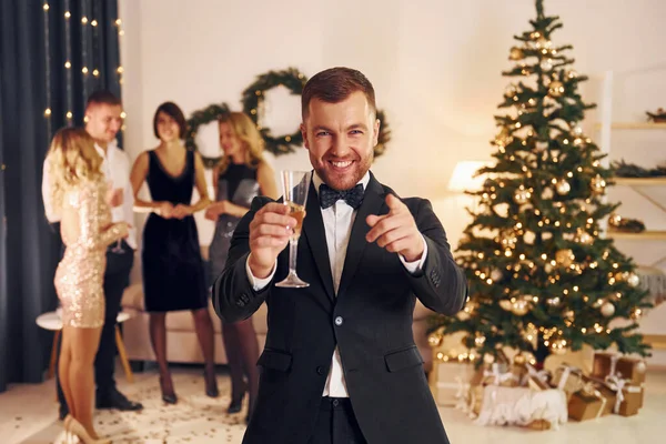 Standing Christmas Tree Group People Have New Year Party Indoors — Stock Photo, Image