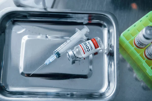 Vista Cerca Vacuna Covid Tubos Ensayo Laboratorio — Foto de Stock