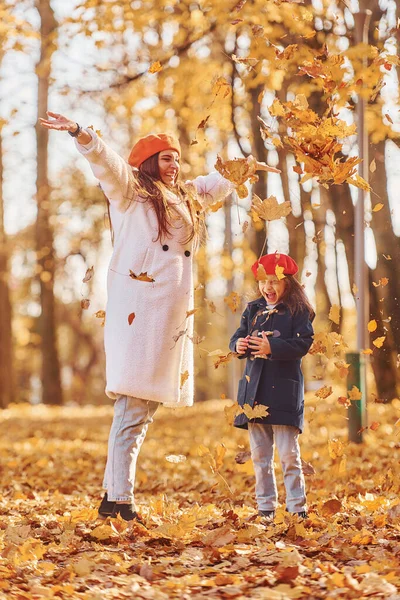 Weekend Activities Mother Her Little Daughter Having Walk Autumn Park — Stock Photo, Image