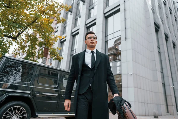 Standing Black Car Businessman Black Suit Tie Outdoors City — Stock Photo, Image