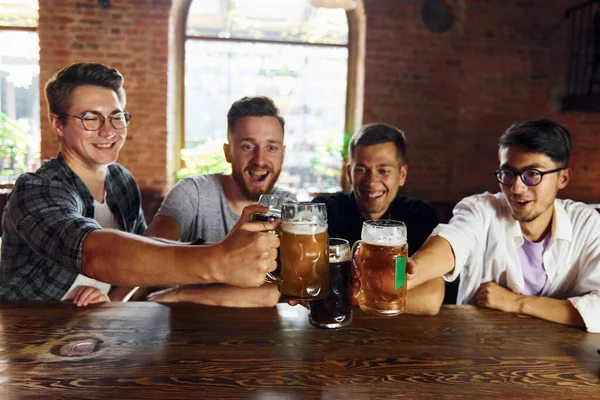 Drinking Beer People Casual Clothes Sitting Pub — Stock Photo, Image