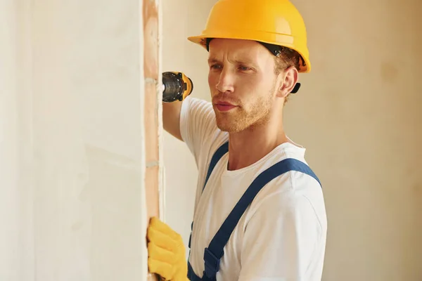 Equipment Young Man Working Uniform Construction Daytime — Stock Photo, Image