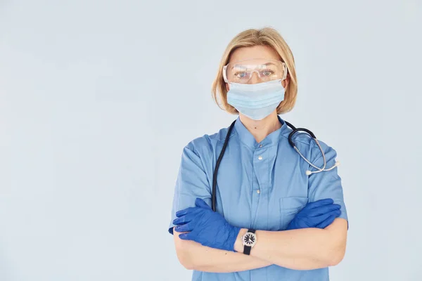 Medico Donna Professionista Mezza Età Uniforme Con Stetoscopio — Foto Stock
