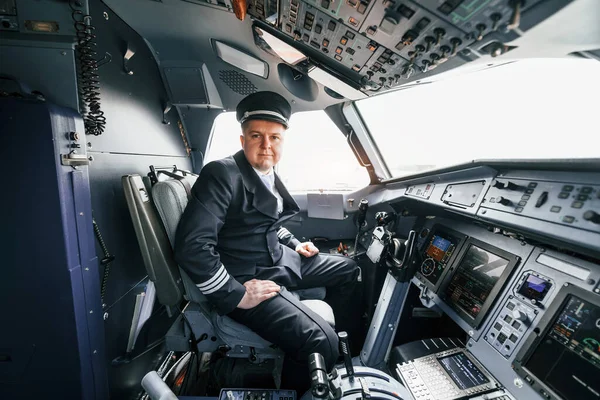 Пилот Работе Пассажирском Самолете Подготовка Взлету — стоковое фото