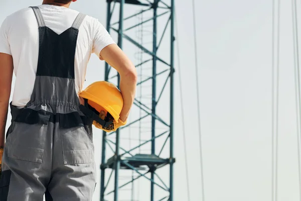 Fazer Uma Pausa Jovem Trabalhador Construção Uniforme Está Ocupado Edifício — Fotografia de Stock