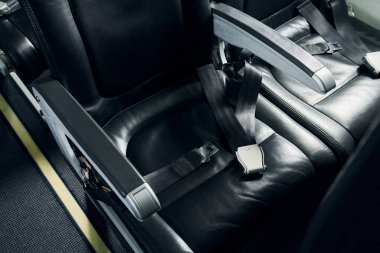 Modern uçağın içi. Kaliteli malzeme. Kimse yok..