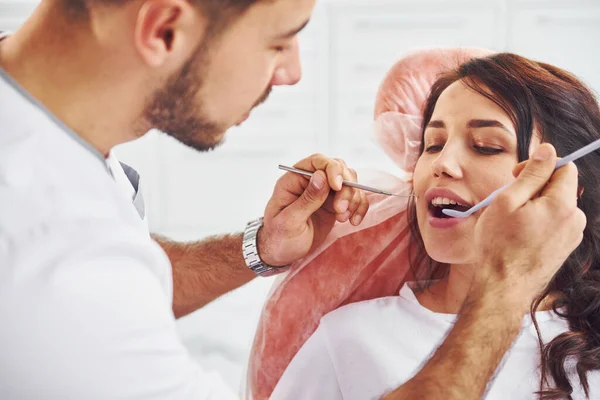 Mujer Visitando Dentista Clínica Concepción Estomatología — Foto de Stock