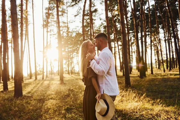 Man White Shirt Woman Dress Happy Couple Outdoors Forest Daytime — Stock Photo, Image