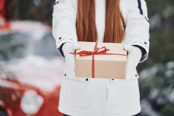 Holding Present Box Happy Young Woman Standing Outdoors Celebrating Christmas — Stock Photo, Image