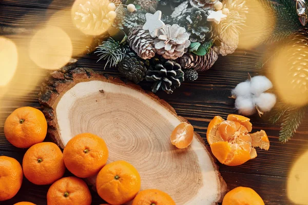 Naranjas Frescas Fondo Navidad Con Decoración Navideña — Foto de Stock