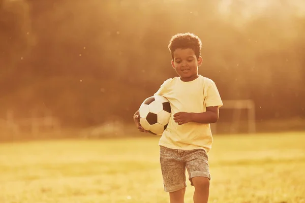 Young Soccer Player African American Kid Have Fun Field Summer — Stock Photo, Image