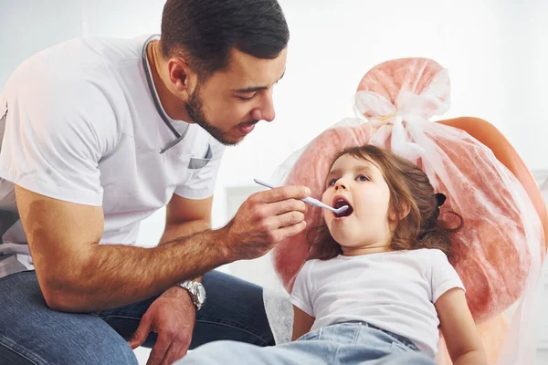 Petite Fille Chez Dentiste Clinique Conception Stomatologie — Photo