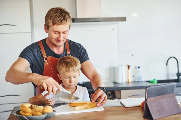 Kitchen Food Father Son Indoors Home Together — Stock Photo, Image