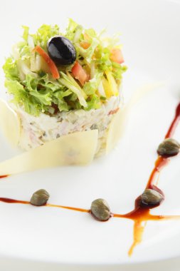 Taze ve lezzetli salata.