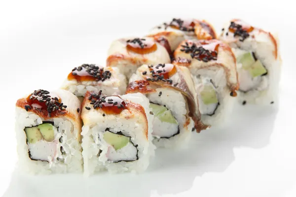 Verse sushi op witte achtergrond — Stockfoto