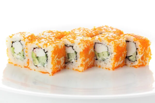 Čerstvé sushi na bílém pozadí — Stock fotografie