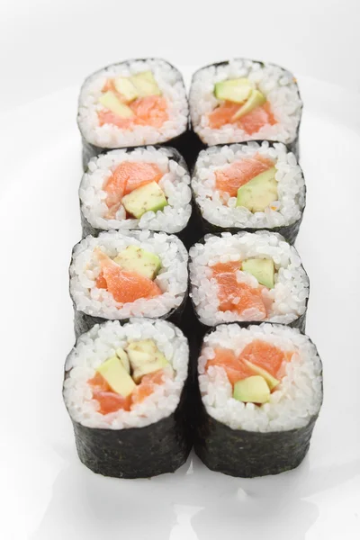 Sushi fresco sobre fundo branco — Fotografia de Stock