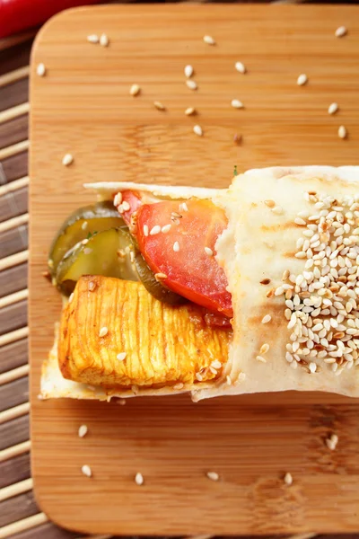 Sebze ile sıcak shawarma — Stok fotoğraf