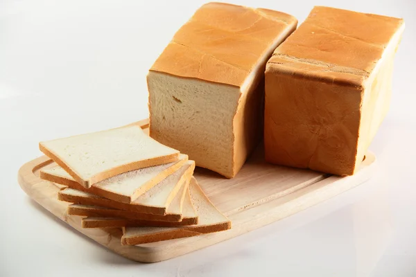 Lekker brood op witte achtergrond — Stockfoto