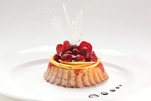 Fresh and sweet cake on dish — Stock Photo, Image