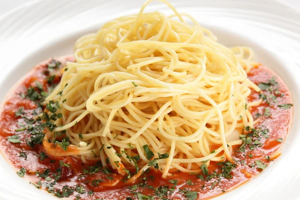 Frische und heiße Pasta mit Sauce — Stockfoto