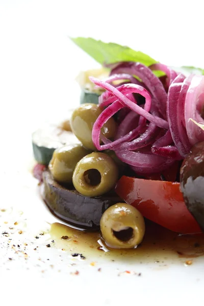 Salát z čerstvé a chutné zeleniny — Stock fotografie