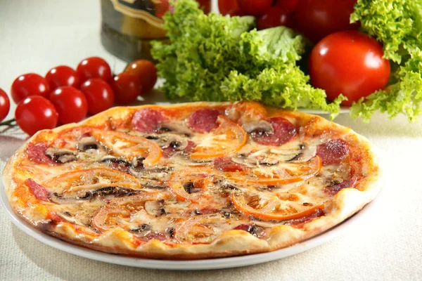 Hot and tasty italian pizza — Stock Photo, Image