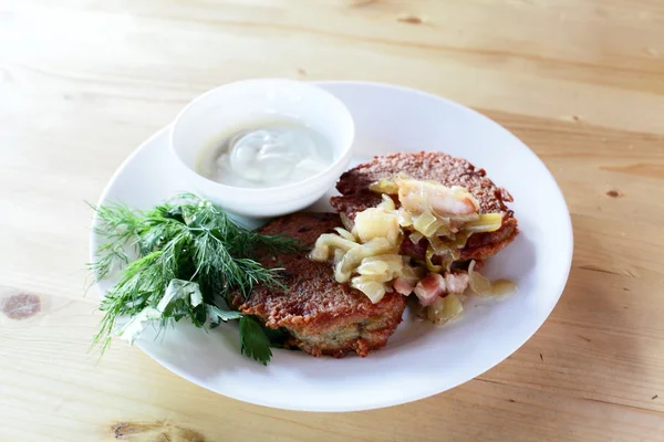 Courges de viande avec garniture — Photo