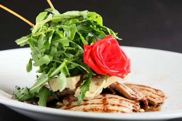 Pacíficos de carne con guarnición — Foto de Stock