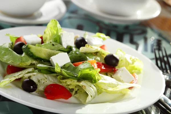 Salada saborosa com legumes — Fotografia de Stock