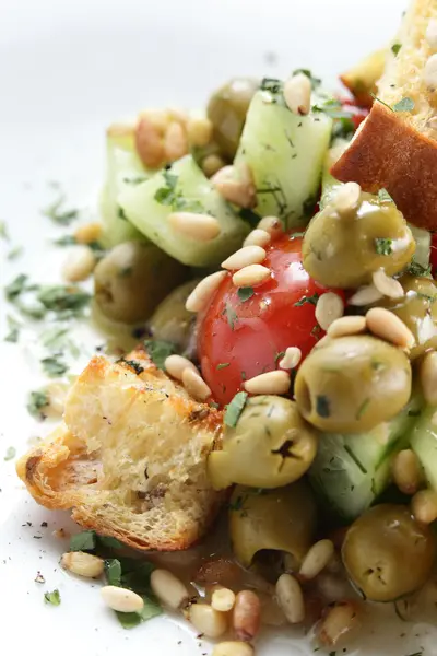 Tasty salad with vegetables — Stock Photo, Image