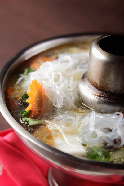 Soupe chinoise savoureuse aux légumes — Photo