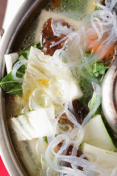 Smakelijke chinese soep met groenten — Stockfoto