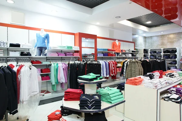 Tienda de ropa nueva marca europea — Foto de Stock