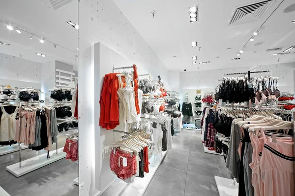 Avrupa giyim ve iç çamaşırı Dükkanı