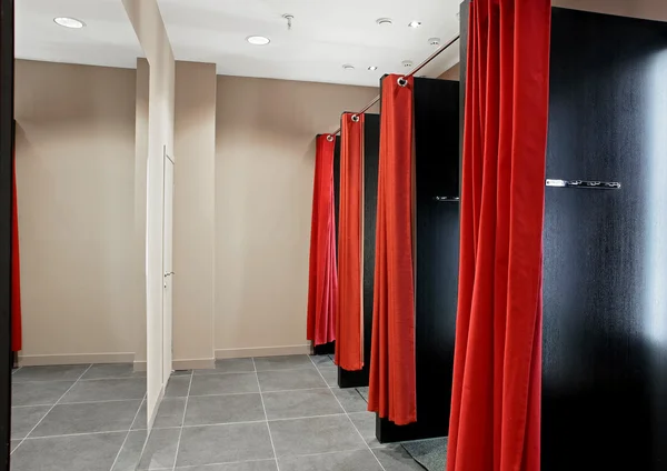 Garderobe in Kleiderkammer — Stockfoto