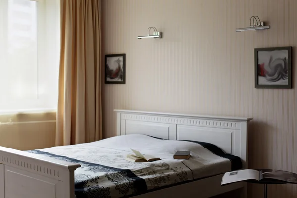 Чистая комната в европейском стиле — стоковое фото