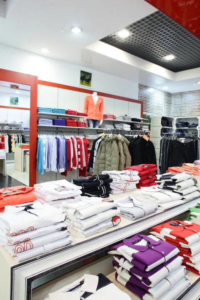 Tienda de ropa nueva marca europea —  Fotos de Stock