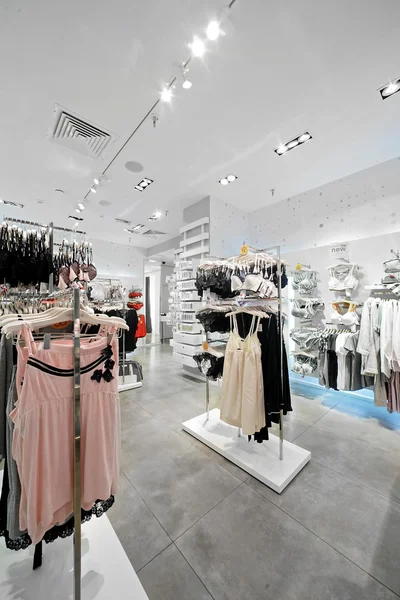 Avrupa giyim ve iç çamaşırı Dükkanı