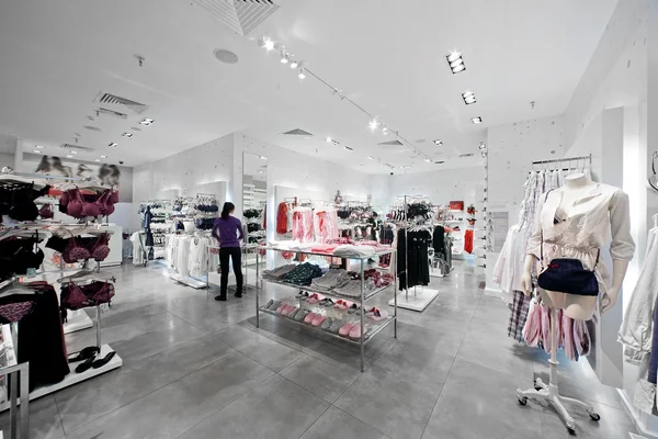 Avrupa giyim ve iç çamaşırı Dükkanı