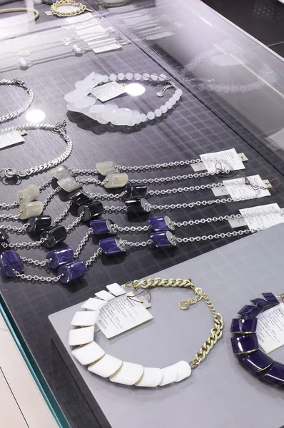 Sieraden in sieraden winkel — Stockfoto