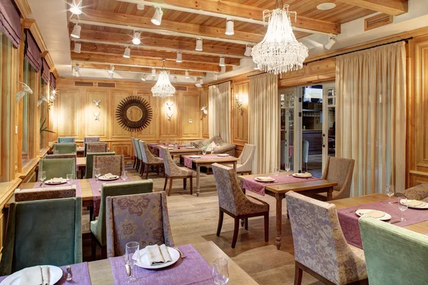 Restaurante de lujo en estilo europeo —  Fotos de Stock