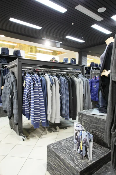 Tienda de ropa nueva marca europea —  Fotos de Stock