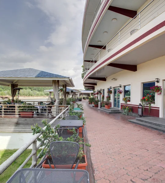 Vista esterna del ristorante europeo di lusso — Foto Stock