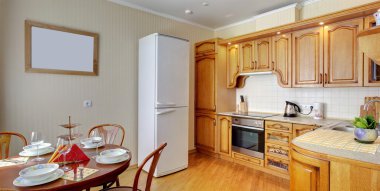 temiz beyaz Avrupa mutfağı